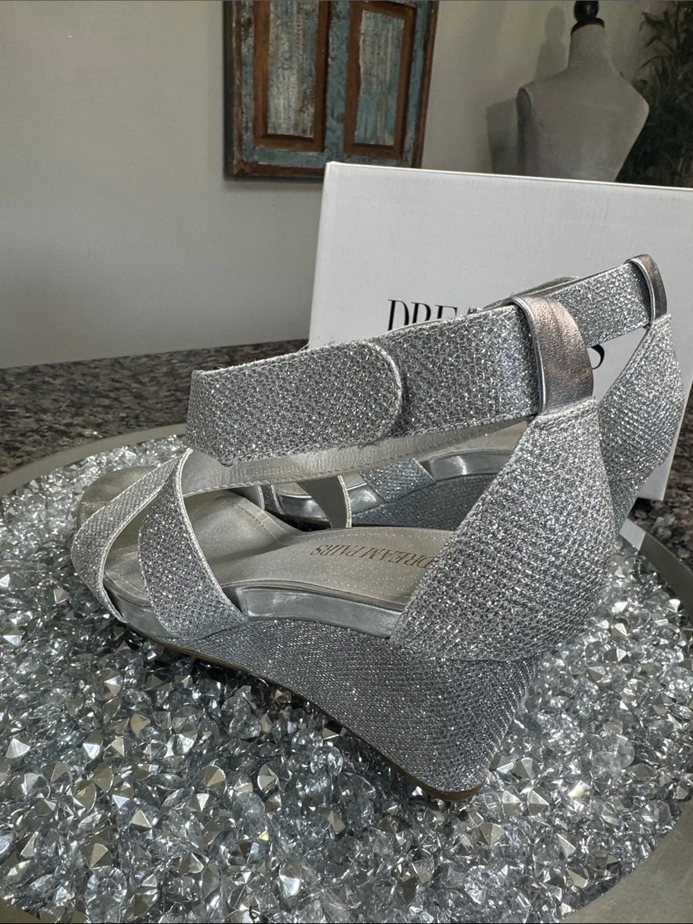 Dream Pairs Silver Glitter Strappy Wedge Sandals EUC 9